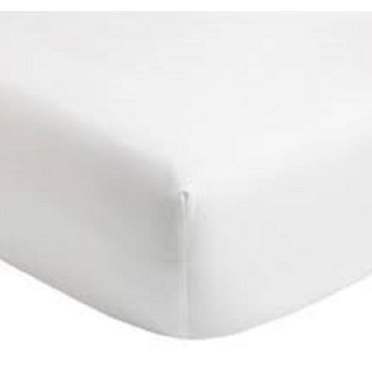 Drap housse blanc pour un double zoom coin du lit