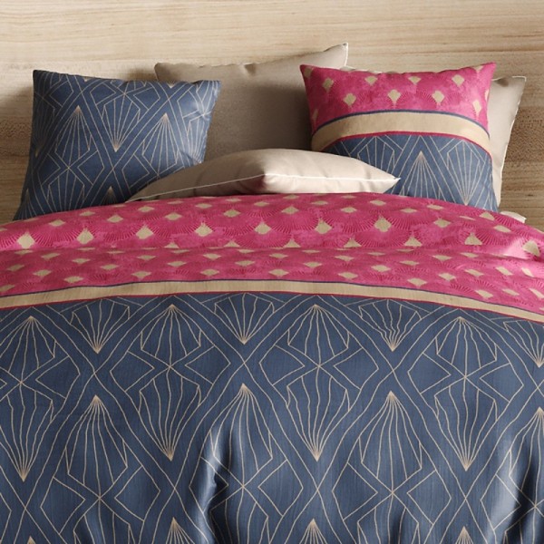 Housse de couette 220x240 Lily avec motifs géométriques fuchsia, violet et sable en pur coton 57 fils.